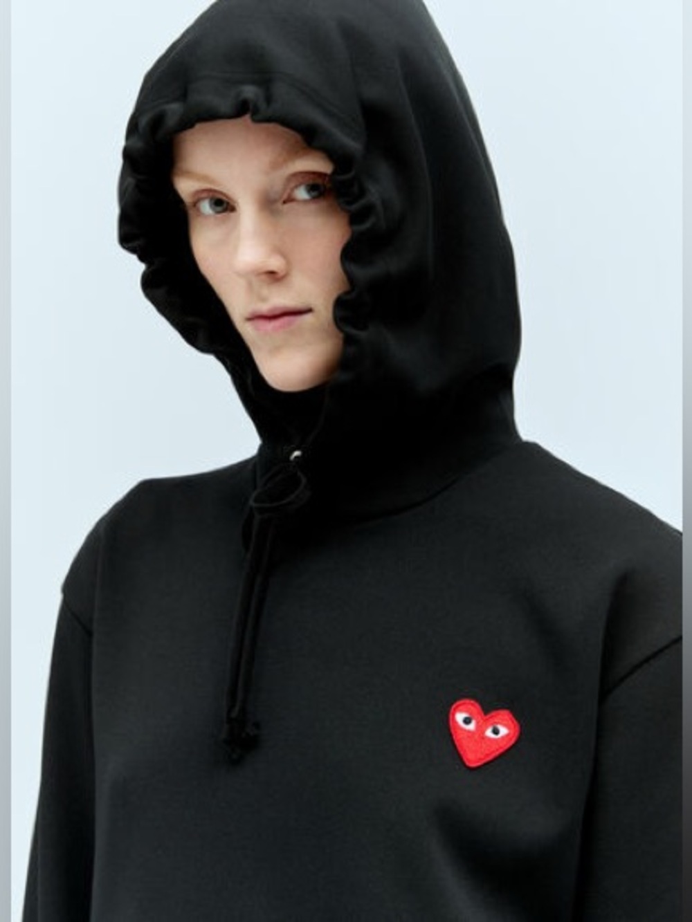 COMME DES GARÇONS PLAY
Logo Patch Hooded Sweatshirt